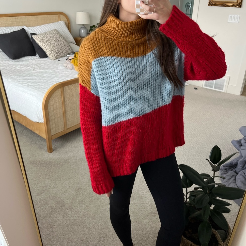 ROOLEE cozy turtleneck